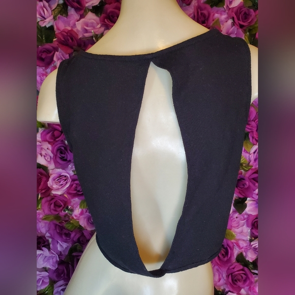 Crop top - Picture 2 of 2